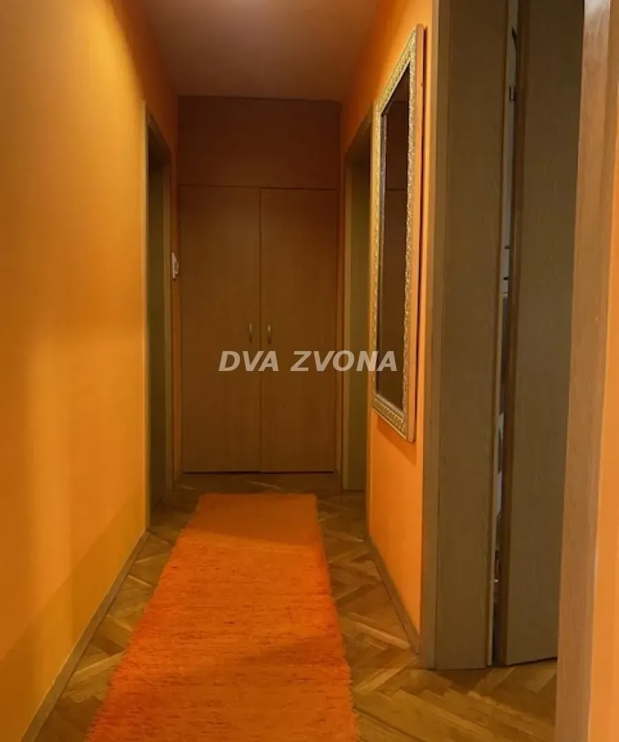Prodaja, trosoban stan, 82m², Centar, Novi Sad