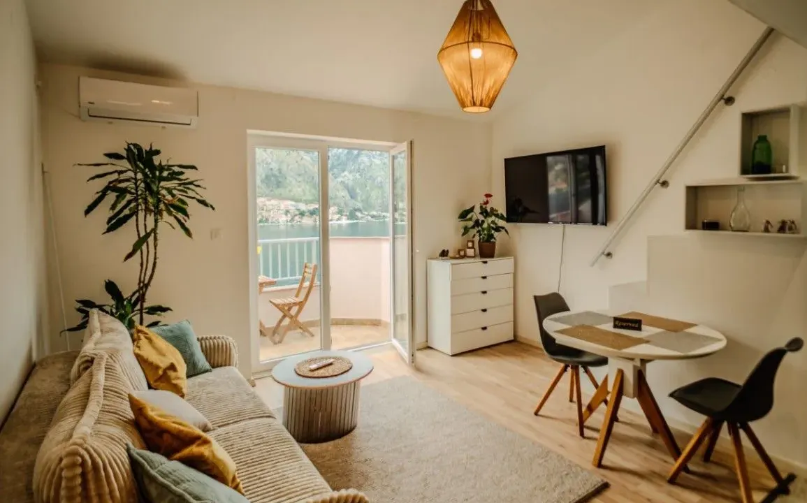 Prodaja, dvosoban stan, 50m², Centar, Kotor