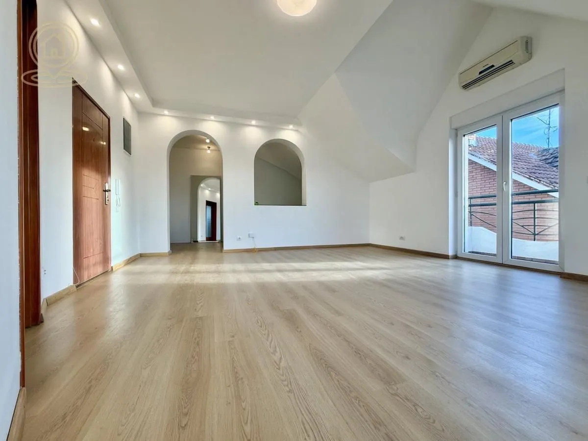 Rent, office space, 64m², Čukarica, Beograd