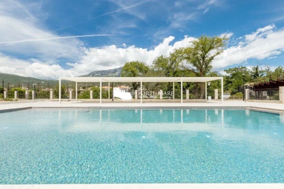 Prodaja, dvosoban stan, 76m², Sutorina, Herceg Novi