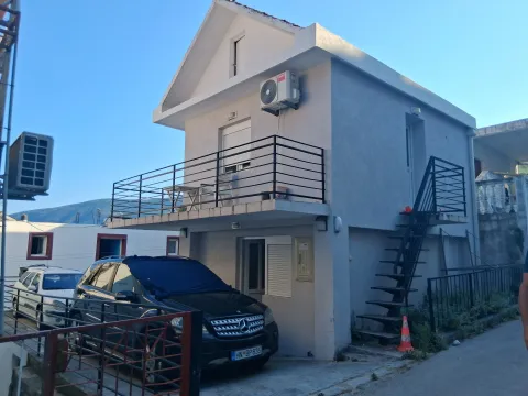 Parking garaža in Igalo