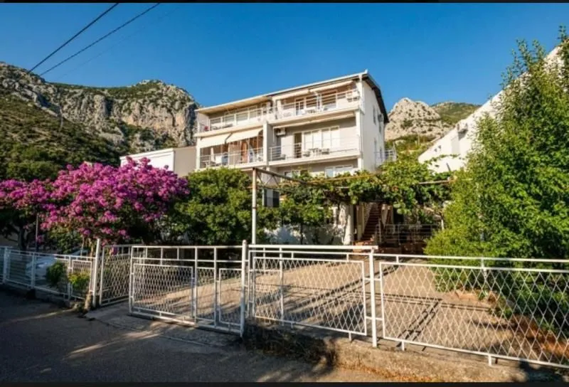 Prodaja, kuća, 280m², Sutomore, Bar