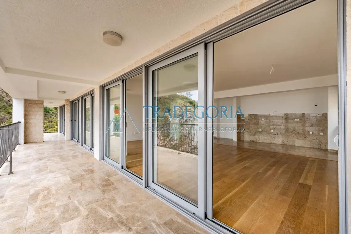 Prodaja, trosoban stan, 160m², Pržno, Budva