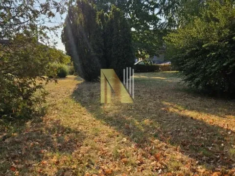 Sale, land lot, 500m², Lipov gaj, Novi Sad Sve Podlokacije - image 2