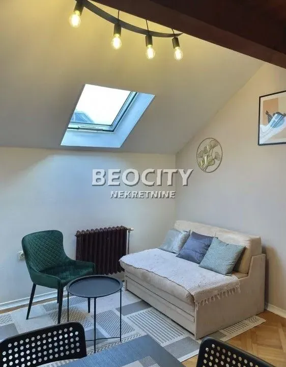 Izdavanje, stan, 35m², Centar, Novi Sad