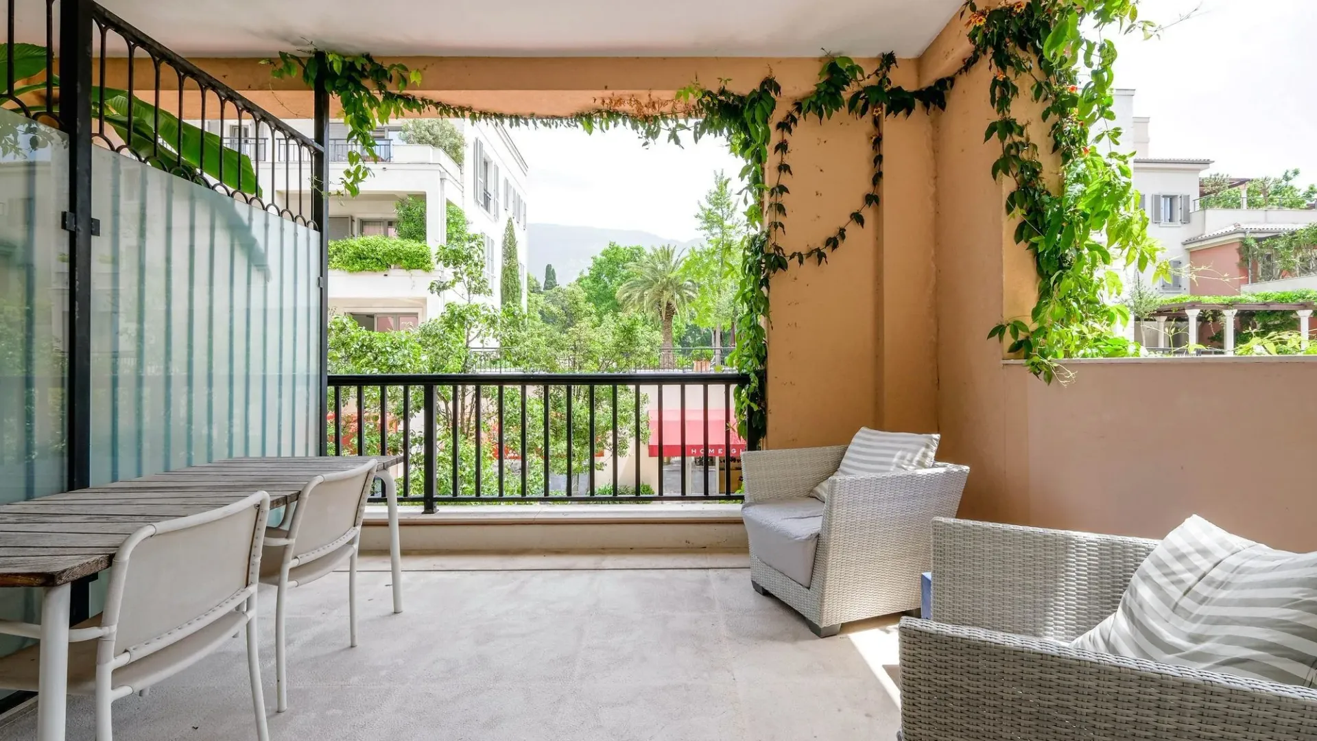 Prodaja, jednosoban stan, 68m², Tivat, Crna Gora