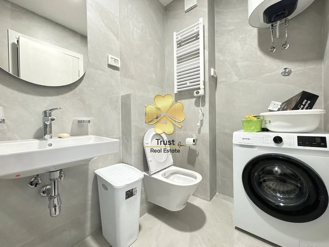 Izdavanje, jednosoban stan, 43m², Central Point, Podgorica