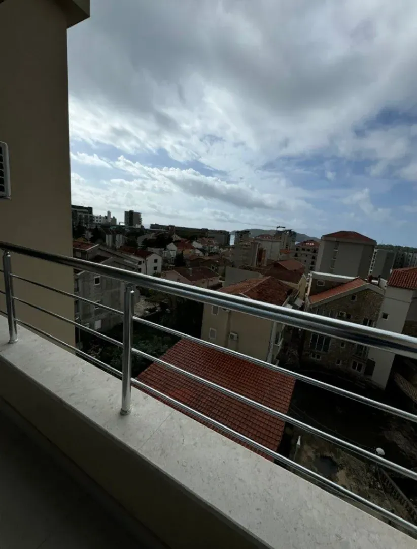 Sale, one bedroom apartment, 52m², Bečići, Budva