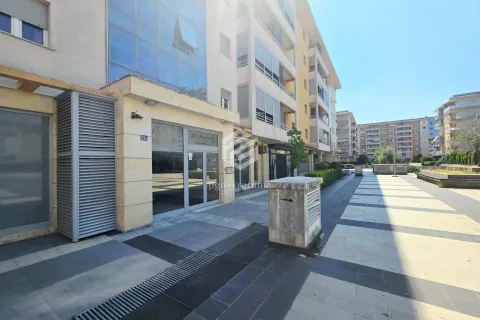 Prodaja, jednosoban stan, 51m², City Kvart, Podgorica - image 19