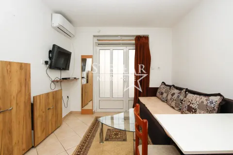 Rent, studio apartment, 25m², Stari Aerodrom, Podgorica - image 1