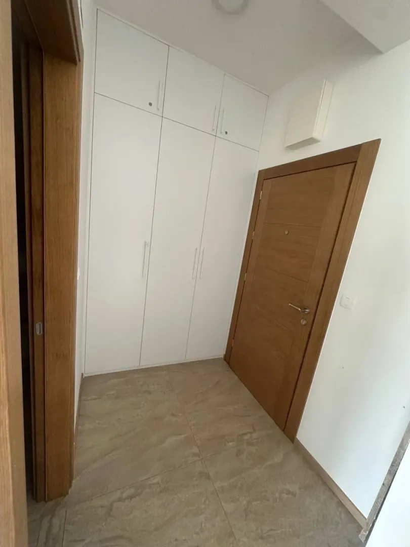 Izdavanje, dvosoban stan, 37m², Centar, Budva