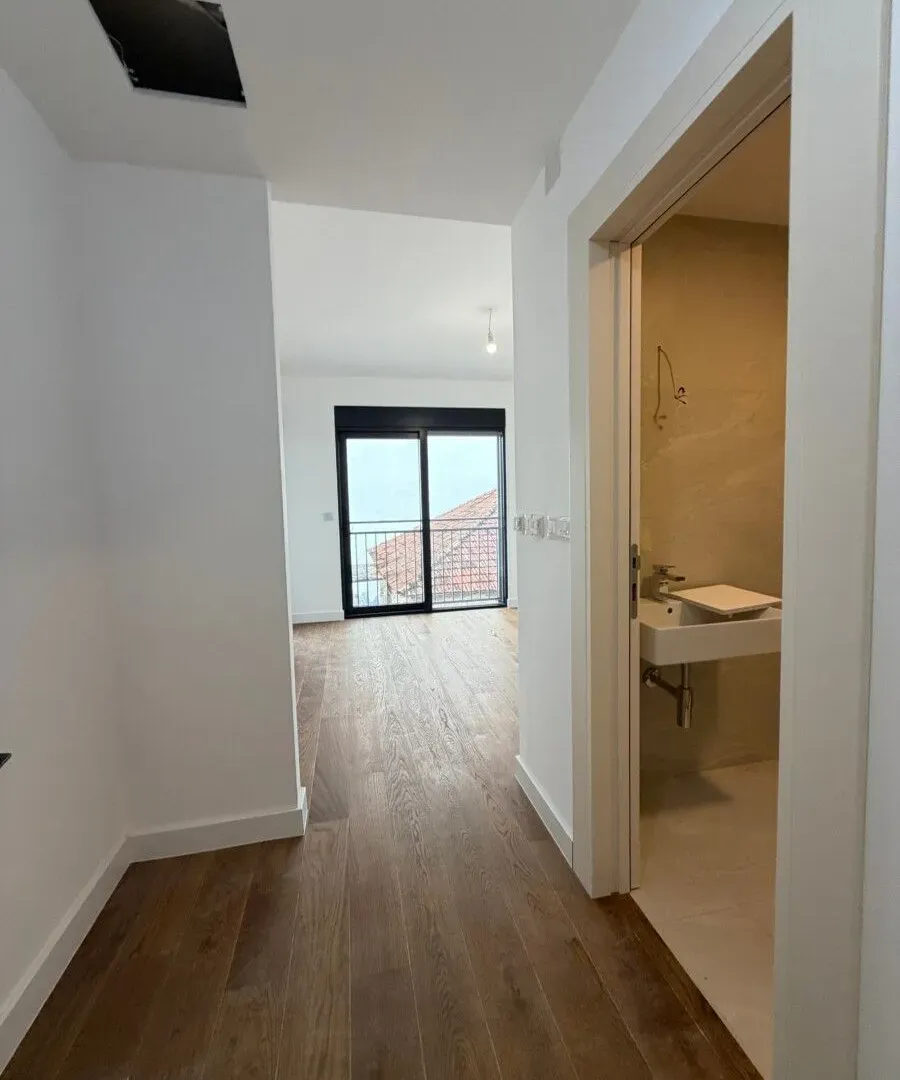 Izdavanje, trosoban stan, 113m², Preko Morače, Podgorica
