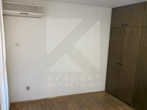 Izdavanje, trosoban stan, 75m², Blok 5, Podgorica - image 5