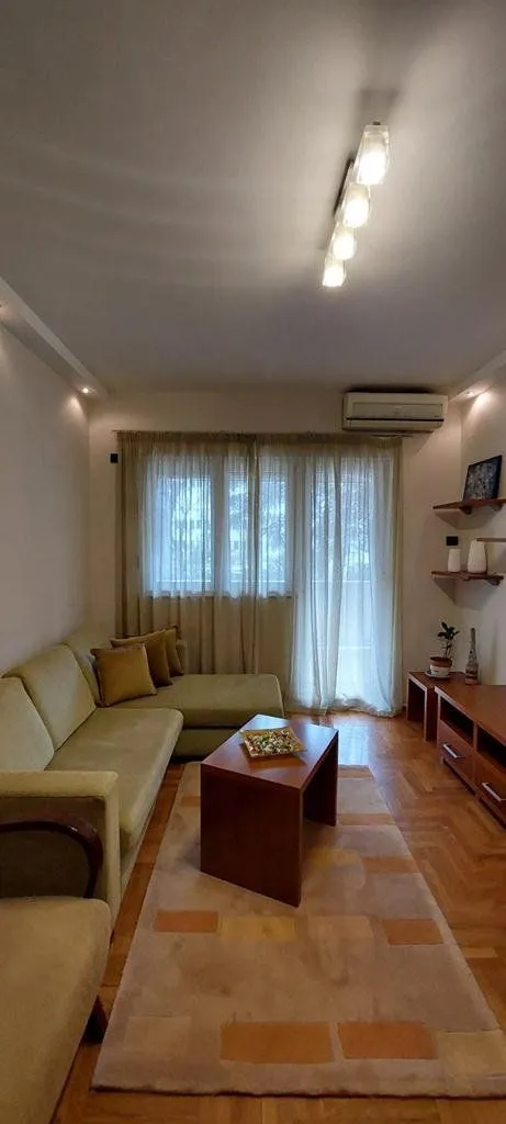 Izdavanje, jednosoban stan, 42m², Preko Morače, Podgorica