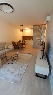 Rent, one bedroom apartment, 57m², Bečići, Budva - image 2