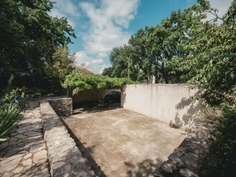 Sale, house, 350m², Vranići, Podgorica - image 7