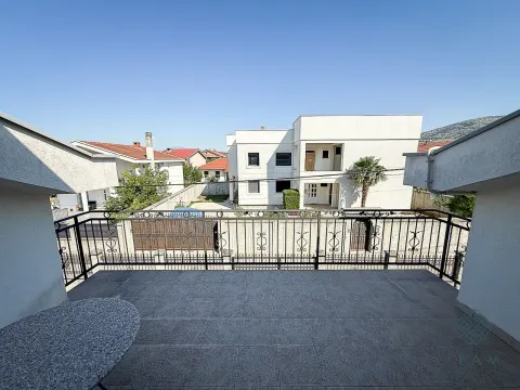 Rent, house, 400m², Zlatica, Podgorica - image 18