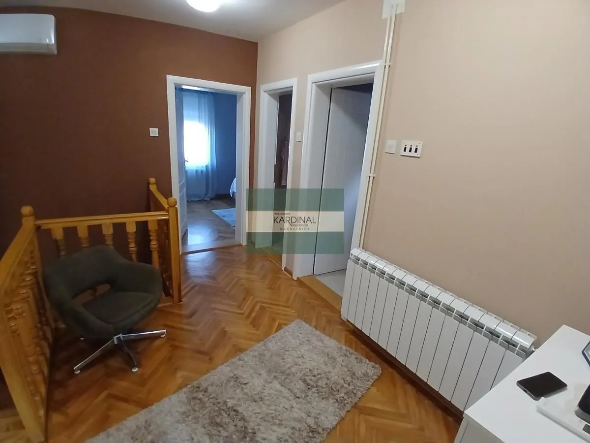 Prodaja, kuća, 379m², Trnava, Jagodina