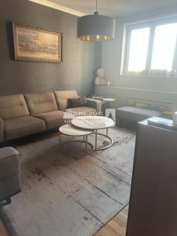 Sale, four bedroom apartment, 117m², Kalenić Pijaca, Vračar Sve Podlokacije