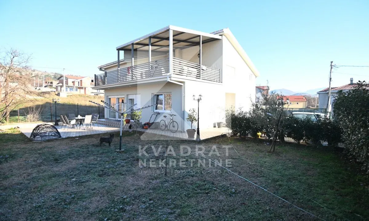 Sale, house, 220m², Vranići, Podgorica