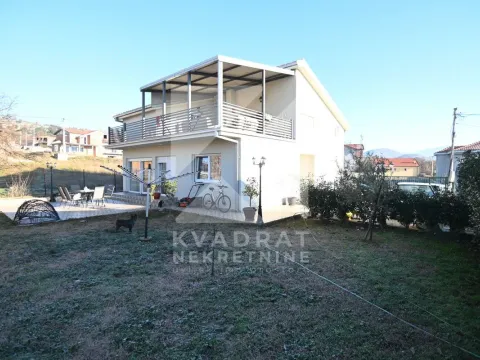 Sale, house, 220m², Vranići, Podgorica