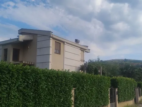 Rent, house, 262m², Zabjelo, Podgorica - image 7