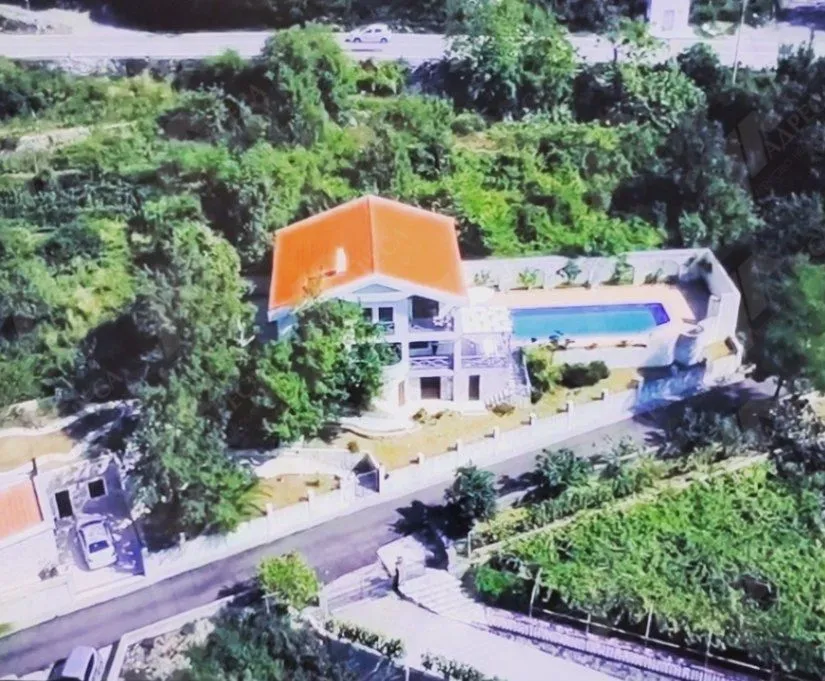 Sale, house, 220m², Sotonići, Bar