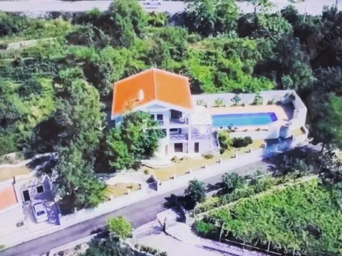 Sale, house, 220m², Sotonići, Bar