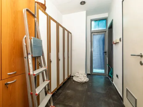 Prodaja, poslovni prostor, 327m², Blok 5, Podgorica - image 5