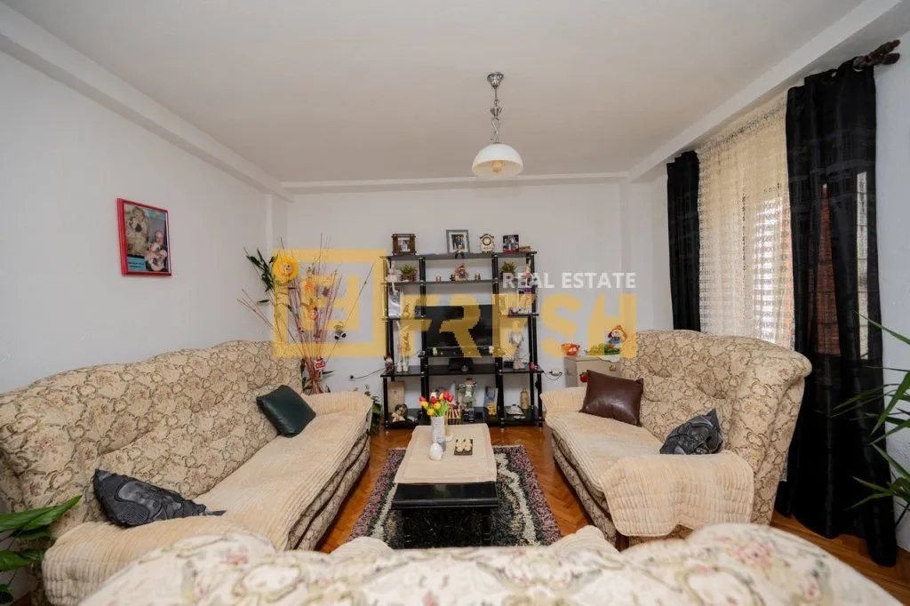 Prodaja, kuća, 348m², Stara Varoš, Podgorica