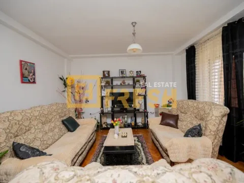 Prodaja, kuća, 348m², Stara Varoš, Podgorica - image 24