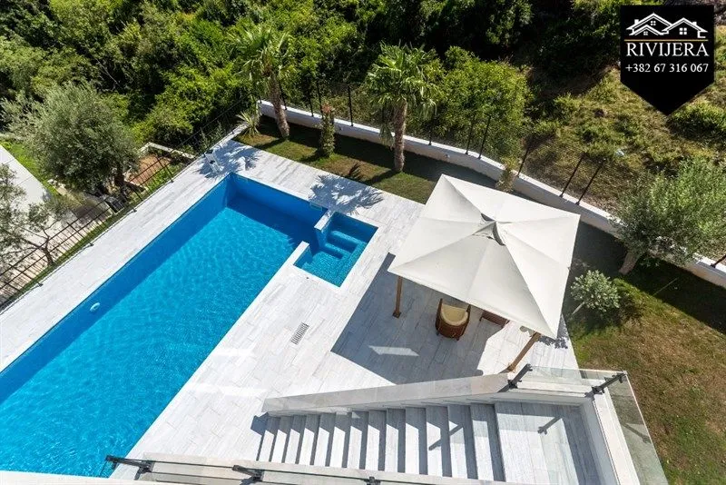 Prodaja, kuća, 323m², Đenovići, Herceg Novi