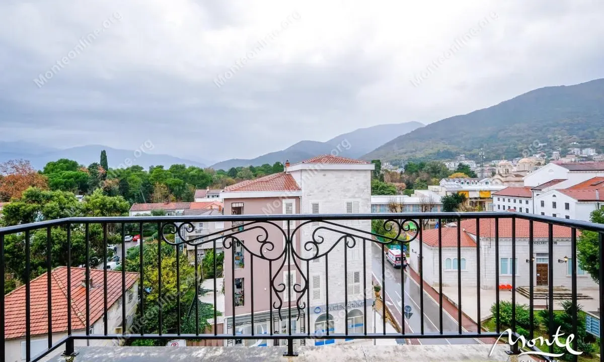 Prodaja, jednosoban stan, 49m², Tivat, Crna Gora