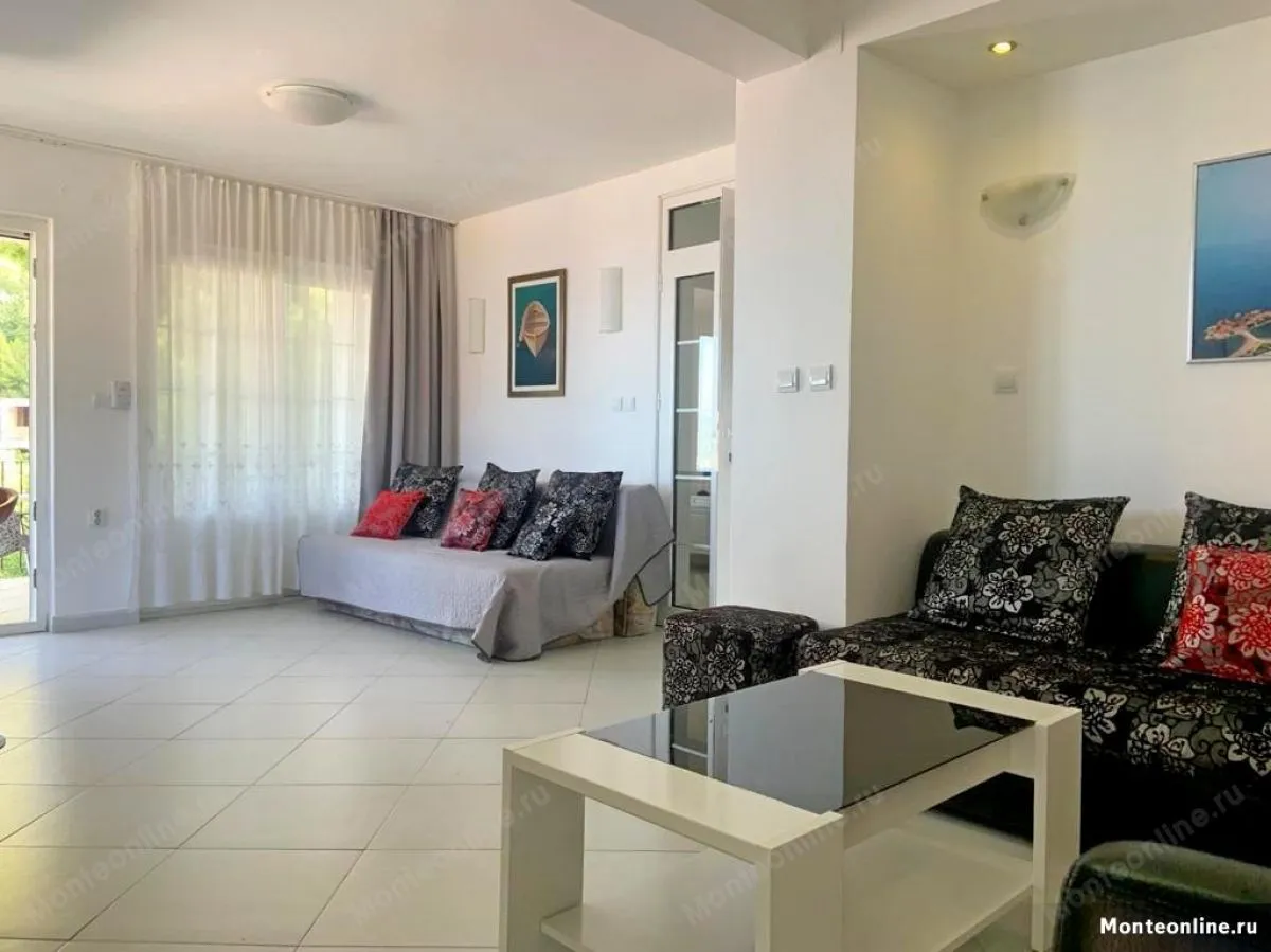 Sale, three bedroom apartment, 164m², Sveti Stefan, Budva