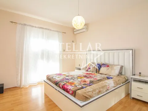 Izdavanje, trosoban stan, 130m², Gornja Gorica, Podgorica - image 10