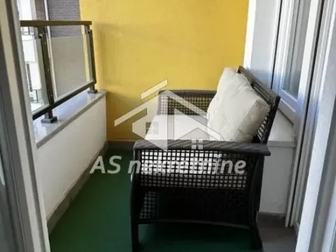 Izdavanje, trosoban stan, 70m², Zemun Cara Dušana, Zemun Sve Podlokacije - image 12