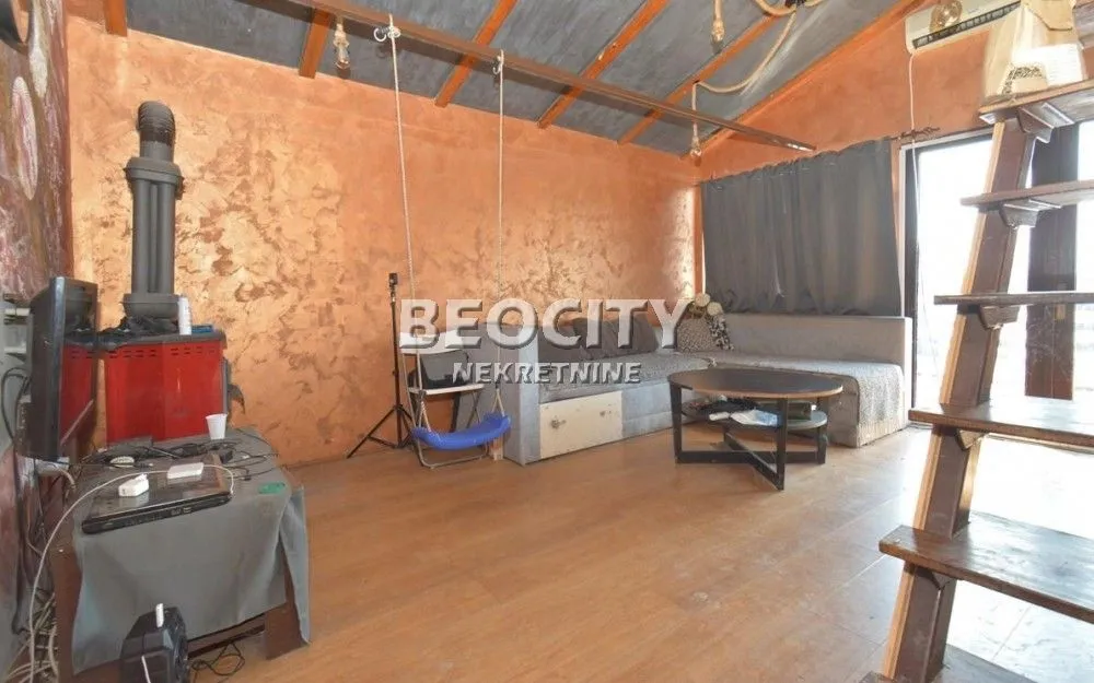 Prodaja, kuća, 40m², Umka, Beograd