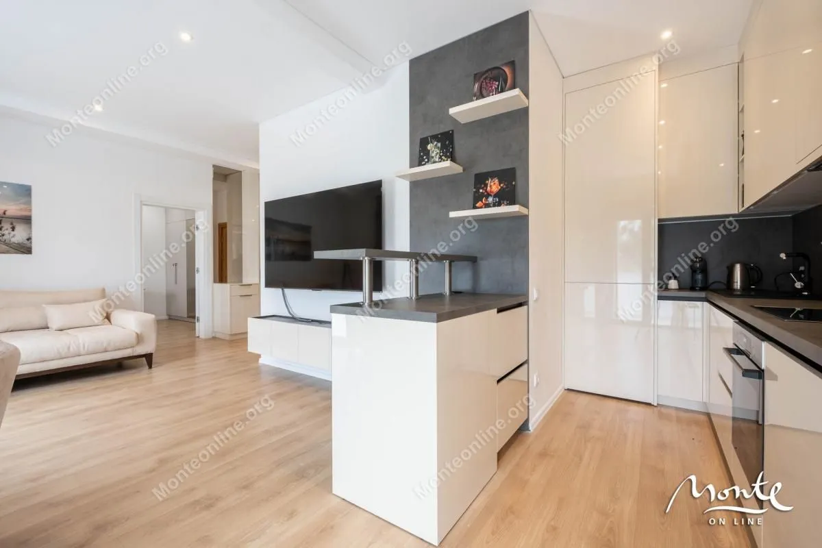 Prodaja, dvosoban stan, 90m², Tivat, Crna Gora