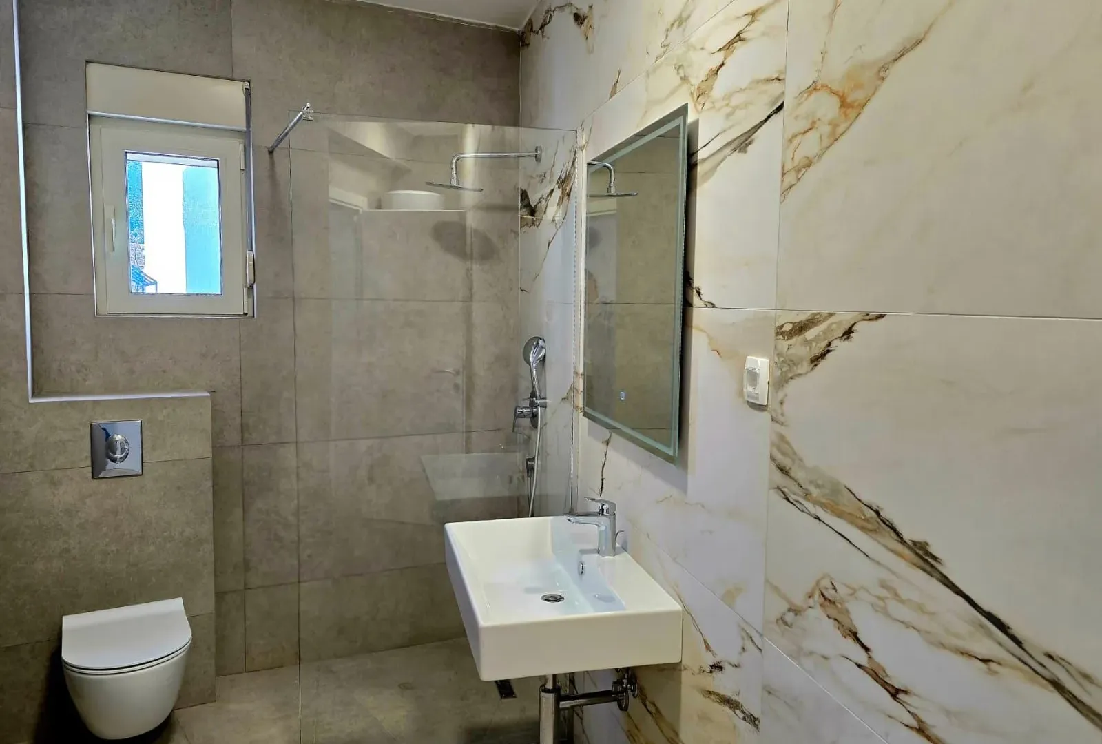 Prodaja, dvosoban stan, 65m², Centar, Budva
