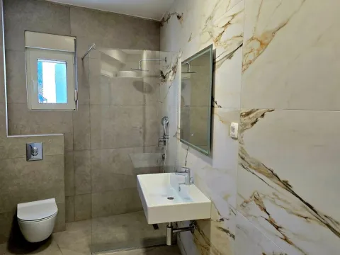 Prodaja, dvosoban stan, 65m², Centar, Budva - image 17