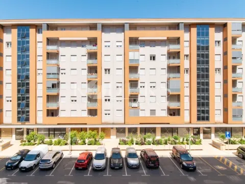 Izdavanje, jednosoban stan, 42m², City Kej, Podgorica - image 11