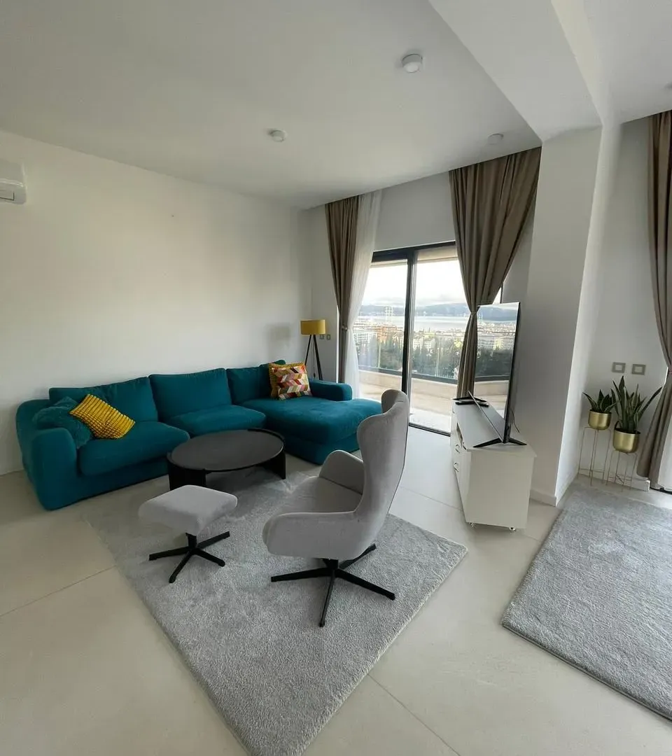 Izdavanje, dvosoban stan, 159m², Donja Lastva, Tivat