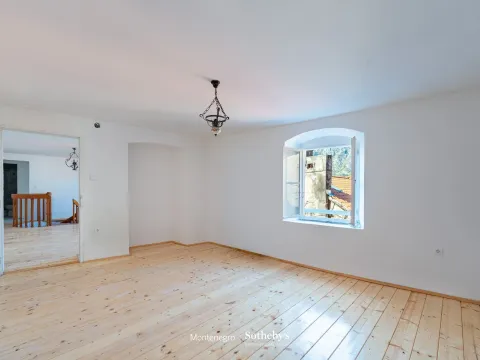 Sale, two bedroom apartment, 163m², Stari Grad Kotor, Kotor - image 10