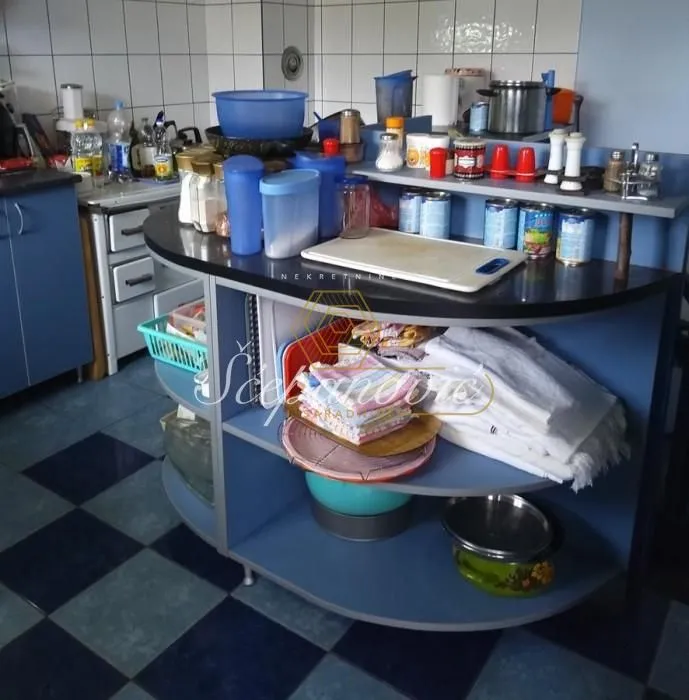 Prodaja, kuća, 360m², Veternik, Novi Sad Sve Podlokacije