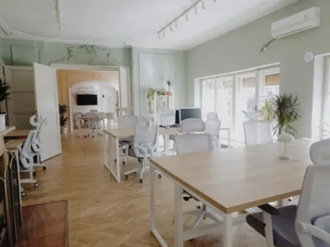 Rent, apartment, 220m², Centar, Novi Sad - image 1