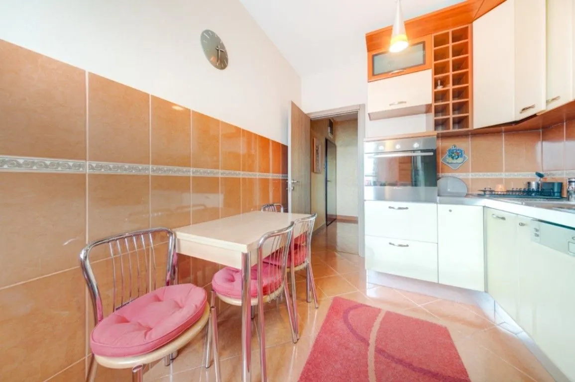 Prodaja, dvosoban stan, 85m², Centar, Podgorica