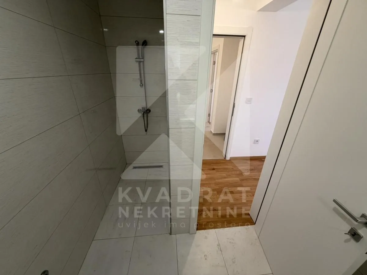 Prodaja, trosoban stan, 104m², Stari Aerodrom, Podgorica