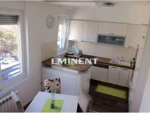 Izdavanje, trosoban stan, 80m², Stari Merkator, Novi Beograd Sve Podlokacije - image 3