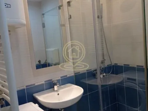 Izdavanje, trosoban stan, 82m², Centar, Novi Sad - image 18