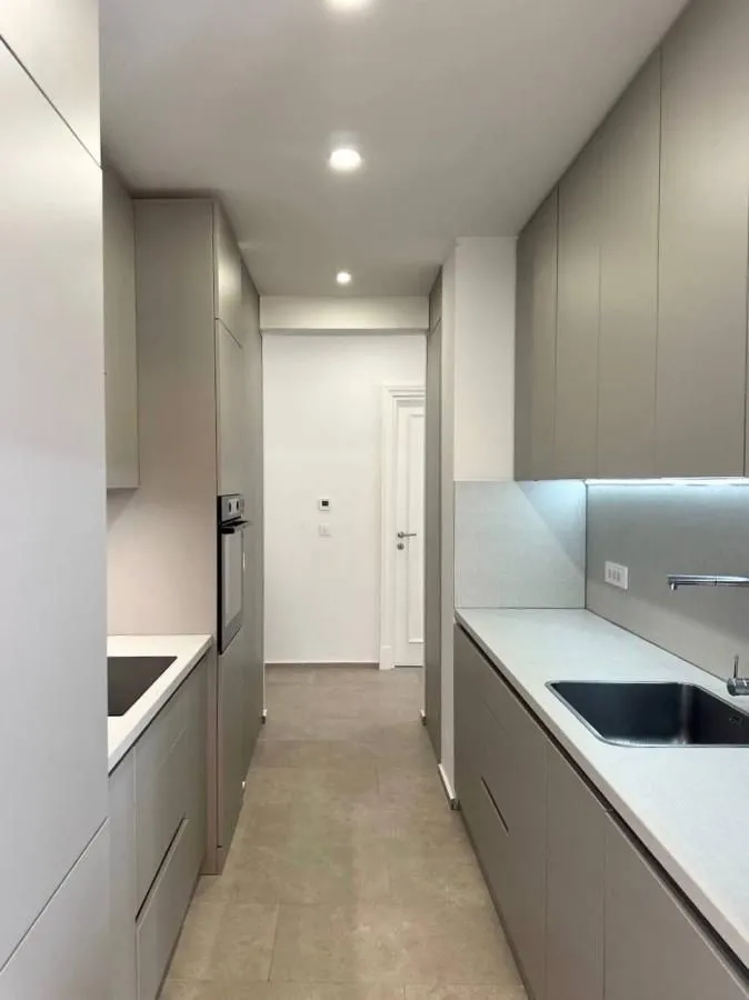 Prodaja, trosoban stan, 92m², Tivat, Crna Gora
